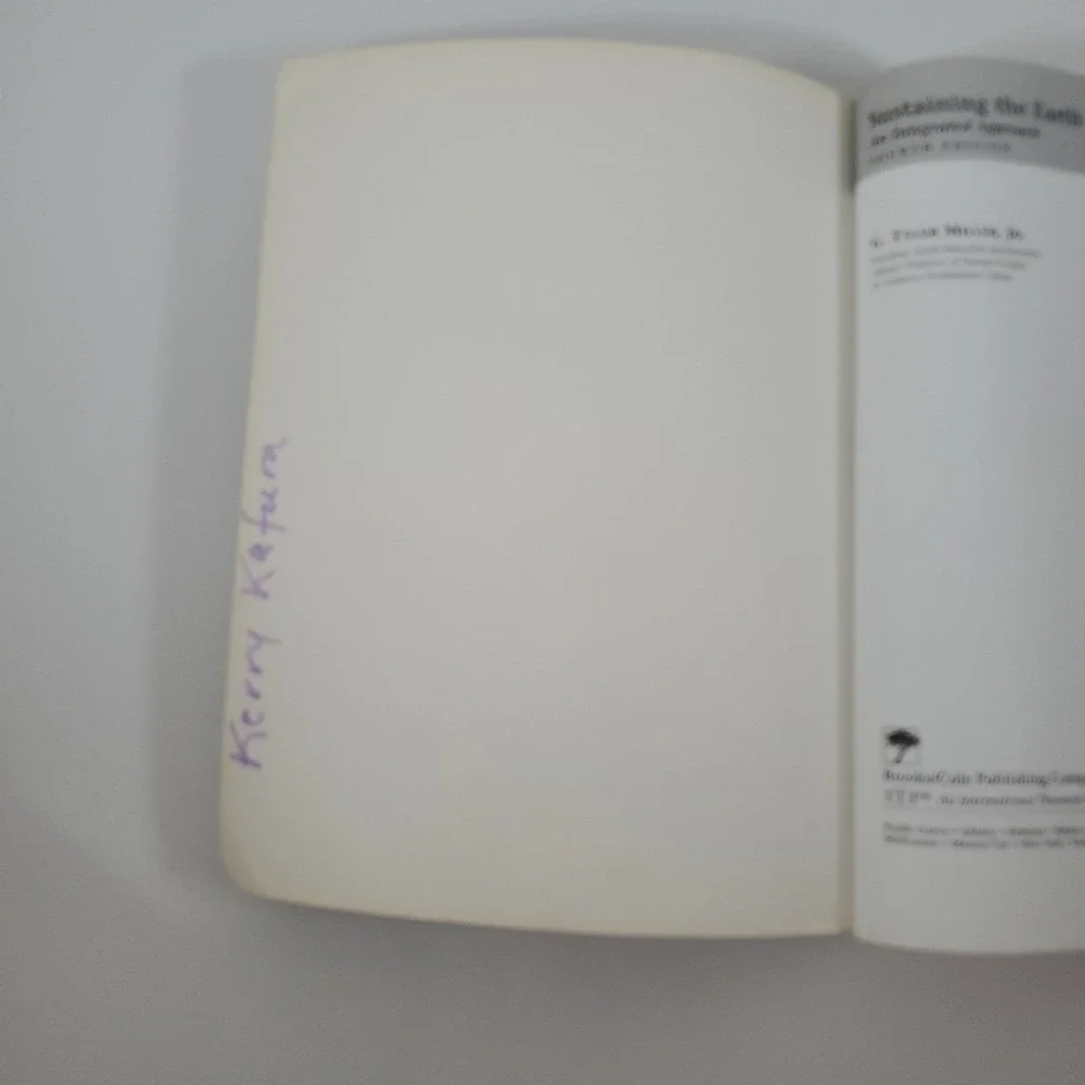 Sustaining the Earth : An Integrated Approach by G. Tyler Miller Jr. (1999,...